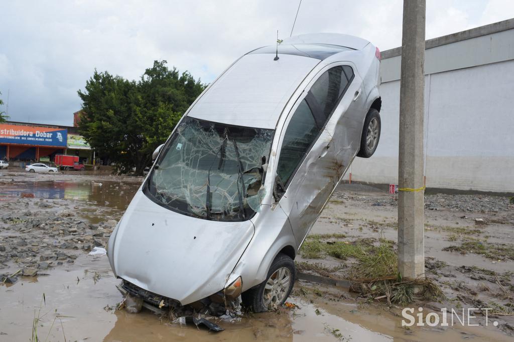 Razdejanje po poplavah v Mehiki