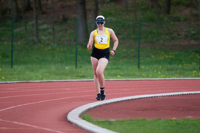 Ana Intihar Marulc je zmagala med članicami s časom 1;04:23. | Foto: Peter Kastelic/AZS