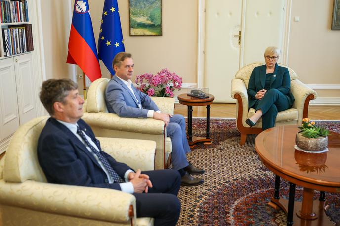Robert Golob, Borut Sajovic, Nataša Pirc Musar | Na levi sredini veliko optimizma za koalicijo pod vodstvom Roberta Goloba ni, saj je ustanovna seja DZ nakazala možnost za oblikovanje vlade Janeza Janše, a ni jasno, ali bo uspešen že današnji prvi krog posvetovanj. | Foto STA