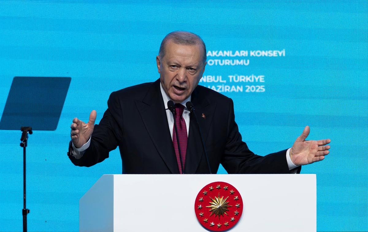 Recep Tayyip Erdogan, turški predsednik,Turčija | Erdogan je na srečanju organizacije, ki združuje 57 držav, Zahod obtožil, da Izraelu daje neomajno podporo, poroča francoska tiskovna agencija AFP. | Foto Reuters