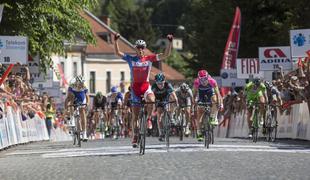 Adria Mobil in seventh heaven: Kump takes the stage, Roglič gets yellow jersey