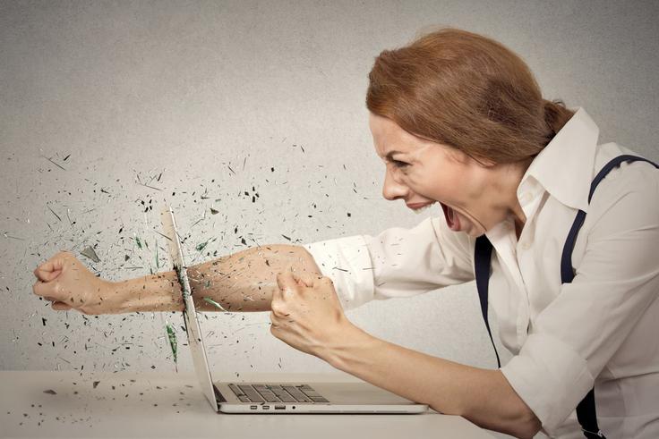 Sedemintrideset odstotkov uporabnikov užalosti tudi ogledovanje njihovih lastnih starejših objav, saj so prepričani, da so se nekoč imeli bolje kot zdaj. | Foto: Thinkstock