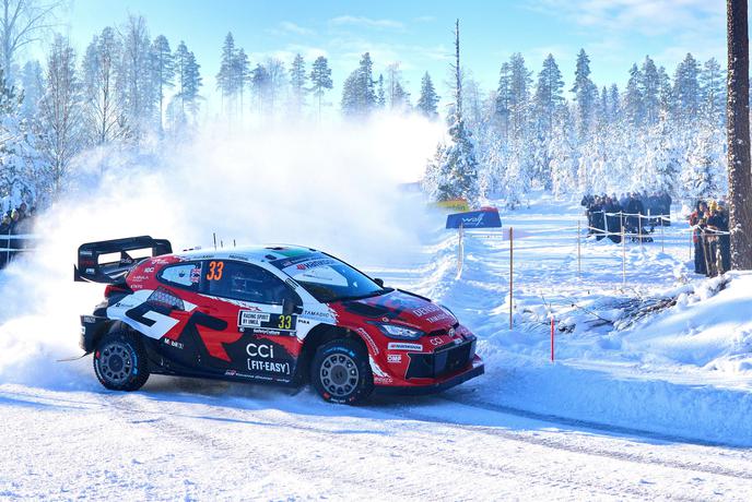 Elfyn Evans tretjič dobil edini snežni reli svetovnega prvenstva #video