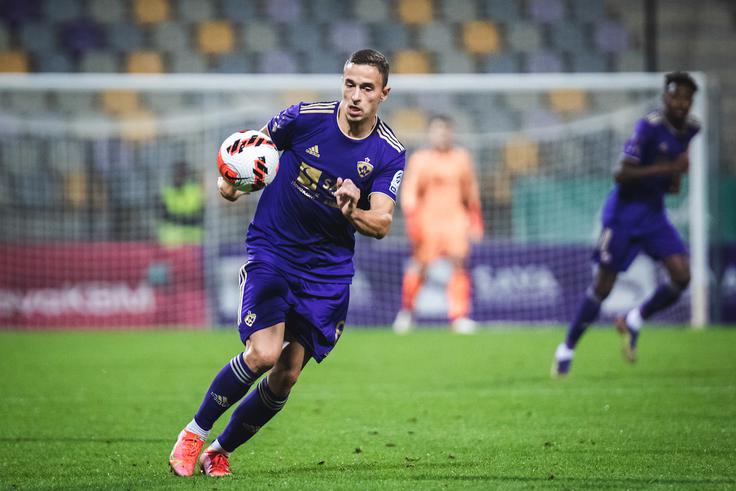 Marko Alvir je v prvem polčasu natresljal okvir vrat češnjic. | Foto: Blaž Weindorfer/Sportida