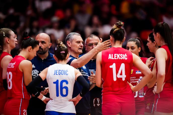 srbska odbojkarska reprezentanca | Srbkinje, ki se potegujejo za tretji zaporedni naslov svetovnih prvakinj, se za četrtfinale merijo z Nizozemsko. | Foto Volleyball World