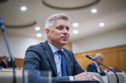 Hajdinjak za povečevanje obrambnih izdatkov, pridobivanje kadrov in preoblikovanje OVS