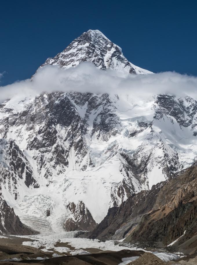 S K2 je želel smučati že leta 1993, a si je zaradi tragedije na gori (Boštjan Kekec je umrl zaradi višinske bolezni) ter nenadne vremenske spremembe, ko mu je veter odpihnil smuči, moral premisliti.  | Foto: Osebni arhiv