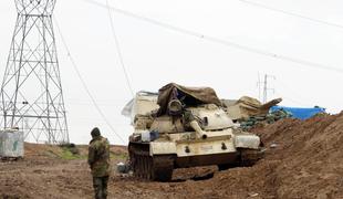 Kurdske sile pregnale skrajneže z naftnega polja v Iraku