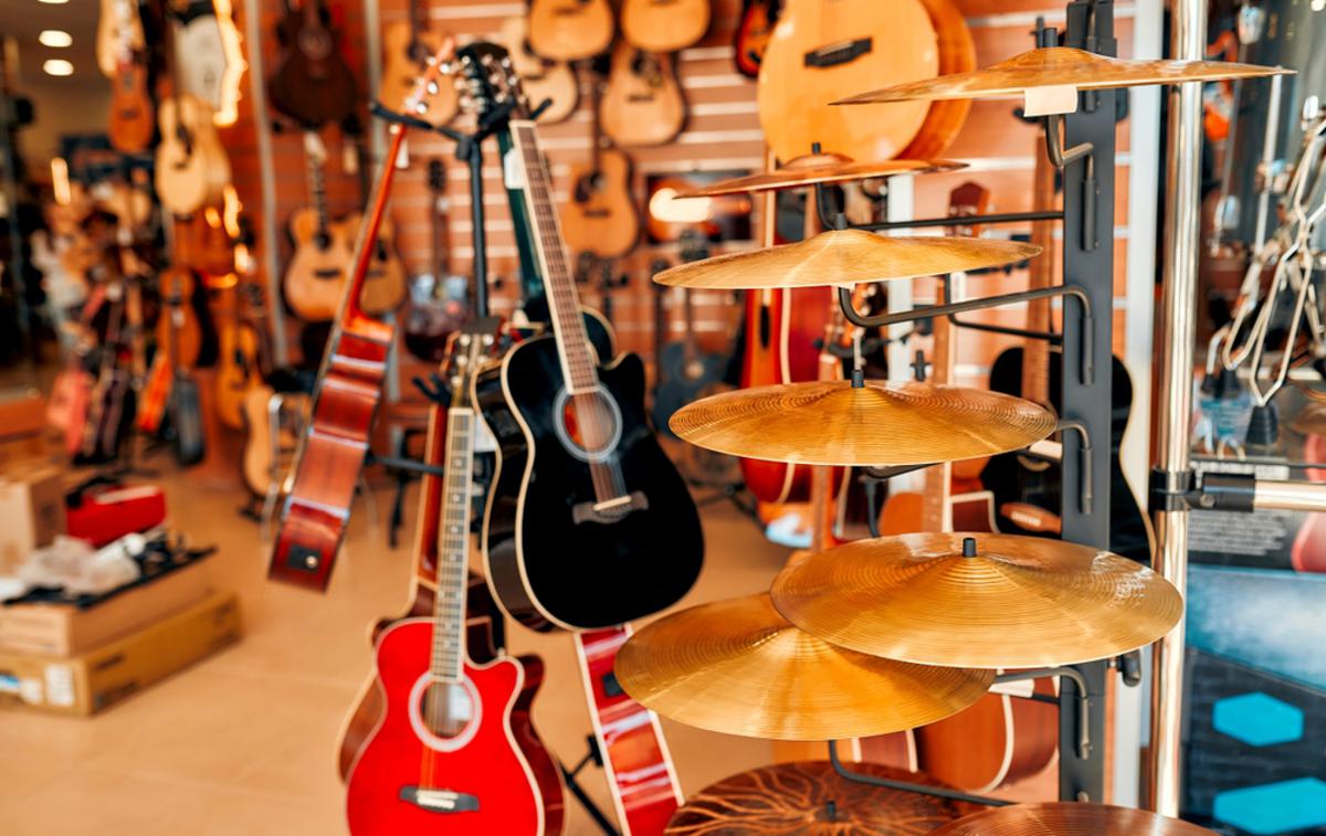 Glasbena trgovina, glasbila | Foto Shutterstock