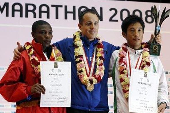 Tokijski maraton Švicarju Roethlinu