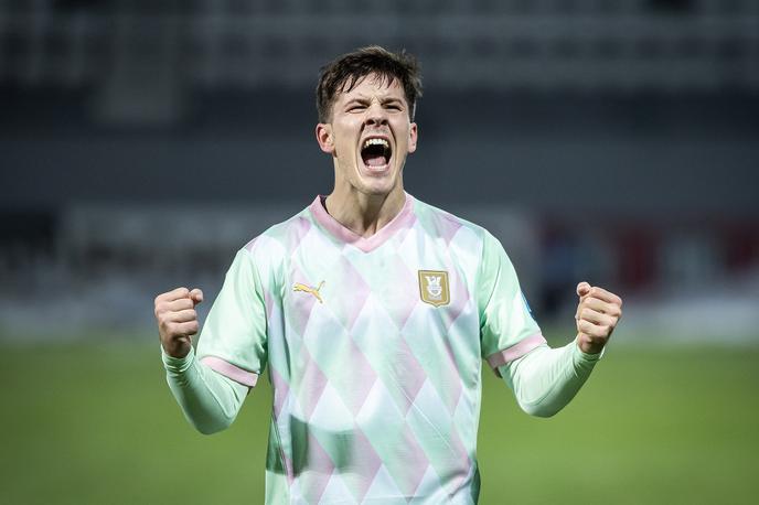 Mura Olimpija Marko Brest | Marko Brest je podaljšal sodelovanje z vodilnim slovenskim prvoligašem, ki se mu nasmiha naslov prvaka. | Foto Jure Banfi