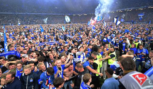 Po sedmih letih nazaj v bundesligo, po slavju še neredi