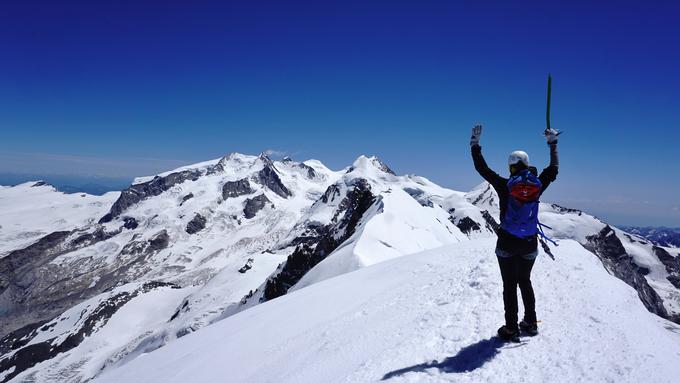 Prejšnji konec tedna je preživela v Švici. Med drugim se je povzpela na zahodni vrh Breithorna (4164 m) nad Zermattom v Švici. | Foto: osebni arhiv/Lana Kokl