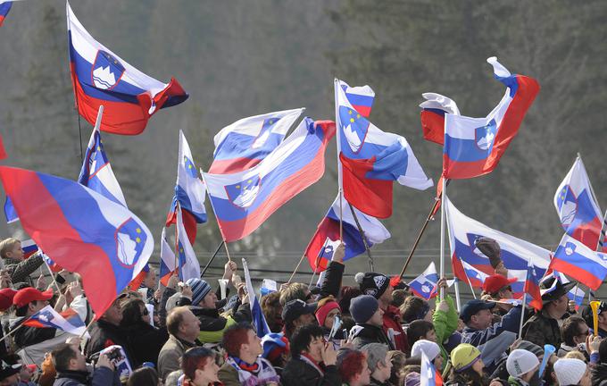 Slovenske zastave | Foto: Reuters