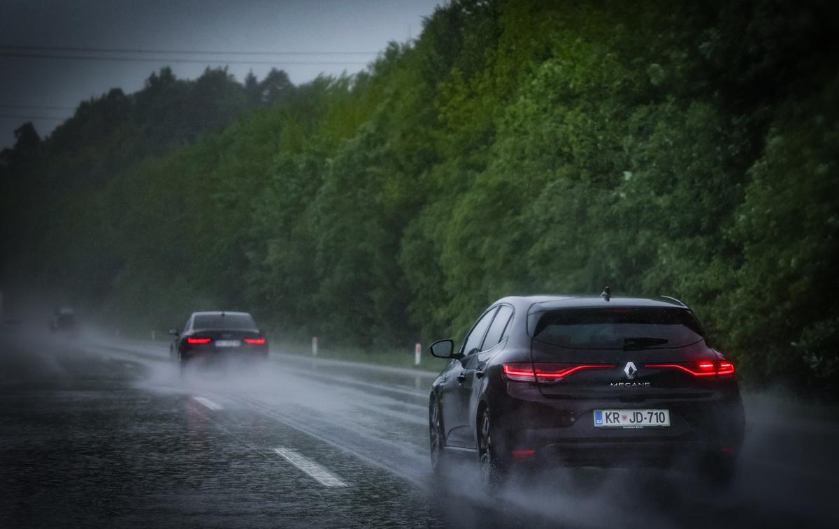 Dež | Vozniki naj bodo v slabem vremenu posebej previdni.  | Foto Ana Kovač