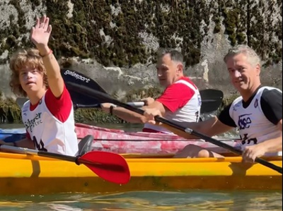 Robert Golob prvič pokazal svojega sina, skupaj sta veslala po Ljubljanici #foto