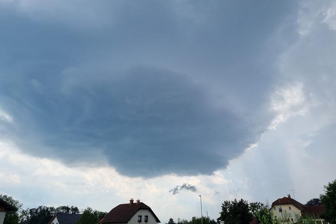 Nevihta | Fotografija supercelične nevihte prihaja iz Radomelj. | Foto Foto: Domen Svetlin, Meteoinfo