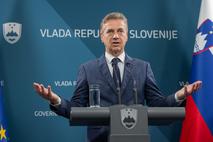 Tretj aobeltnica Vlade RS - Golob, Han, Vrečko