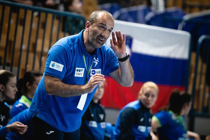 "Verjamem, da bomo tudi na naslednjih tekmah nadaljevali širjenje nabora igralk," je po tekmi dejal Adžić. | Foto: Blaž Weindorfer/Sportida