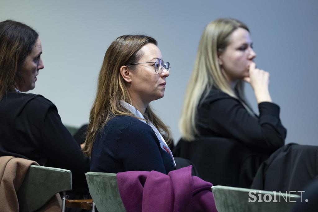 Posvet Poslovanje z nepremičninami