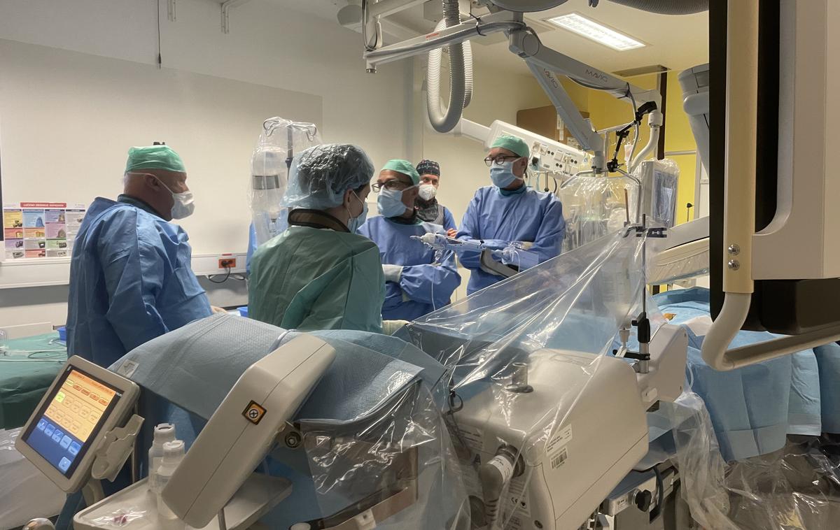 Kirurg | Zakaj pet kirurgov zapušča šempetrsko bolnišnico, ni znano. | Foto STA