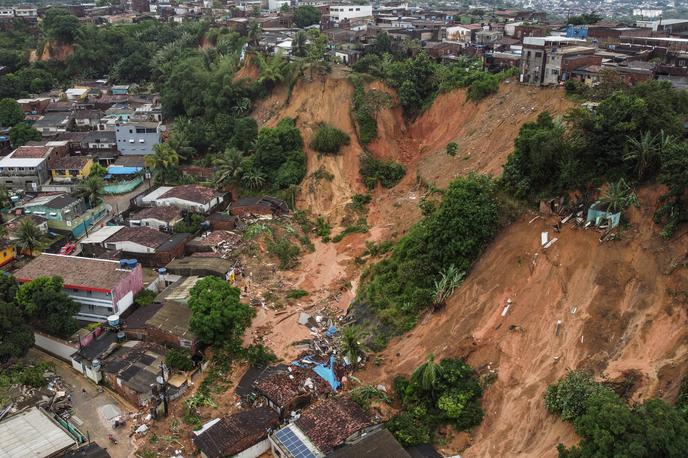neurje, poplave, zemeljski plaz, Brazilija | Deževje še ne bo ponehalo, zato se oblasti bojijo, da se bodo razmere še poslabšale. | Foto Reuters
