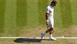 Senzacija: veliki Federer na kolenih, Nadal po maratonu prišel do Đokovića