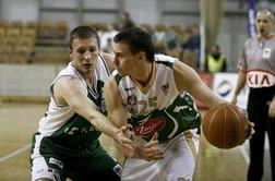 Olimpija in Krka oslabljeni v derbi