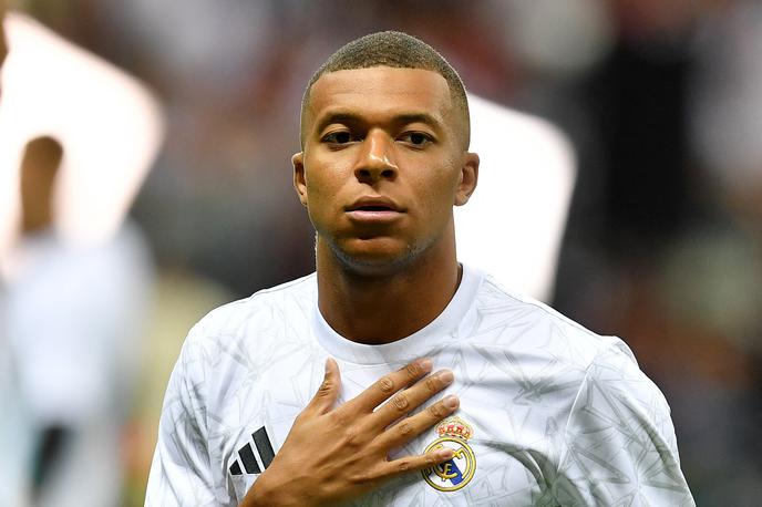 Kylian Mbappe | Mbappe zahteva plačilo, ki vključuje zadnjo tretjino podpisnega bonusa, plače za april, maj in junij ter bonuse za te tri mesece. | Foto Reuters