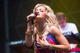 Rita Ora v treh urah zapravila 15 tisoč dolarjev