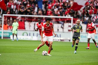 Reims Luke Elsnerja do prve zmage v sezoni, PSG osamljen na vrhu