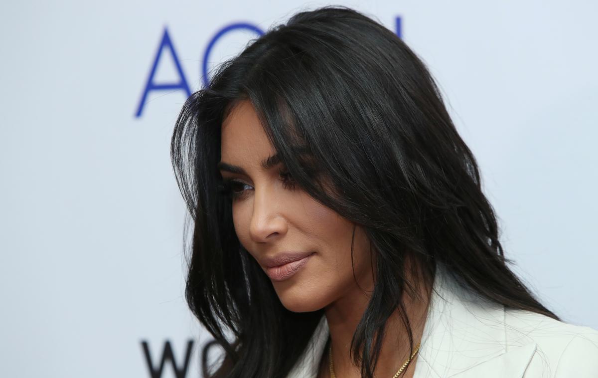 Kim Kardashian | Ameriška superzvezdnica Kim Kardashian, ki je del večmilijonske armenske diaspore, zadnje dneve trepeta za usodo svojih rojakov v Armeniji in Gorskem Karabahu. Ti se spopadajo z azerbajdžansko vojsko, ki ji pomaga Turčija.  | Foto Reuters