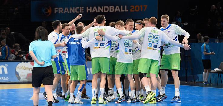 Slovenci bodo v polfinalu igrali s Francozi. Ekipi sta se dvakrat pomerili že na pripravah, obakrat so slavili svetovni prvaki.  | Foto: 