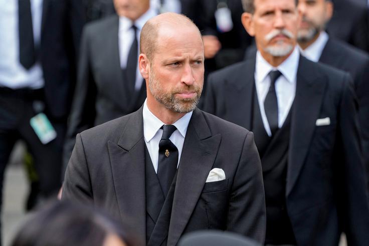 Pogreba se je udeležil tudi britanski prestolonaslednik princ William. | Foto: Reuters