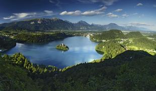 Slovenija, kdo občuduje lepote tvoje?