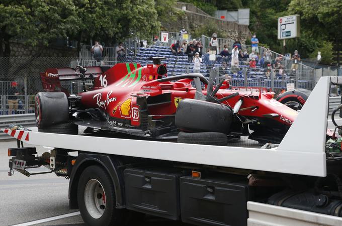 Leclercove težave so bile domnevno posledica včerajšnje nesreče na kvalifikacijah. | Foto: Reuters