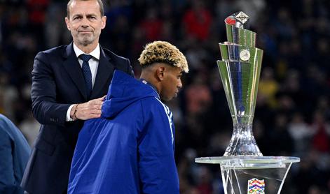Odmeva ganljiva prošnja Ronalda, a tudi nešportna poteza Yamala