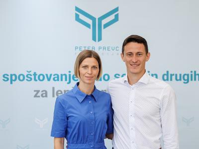 Peter Prevc z ženo Mino predstavil nov projekt #video