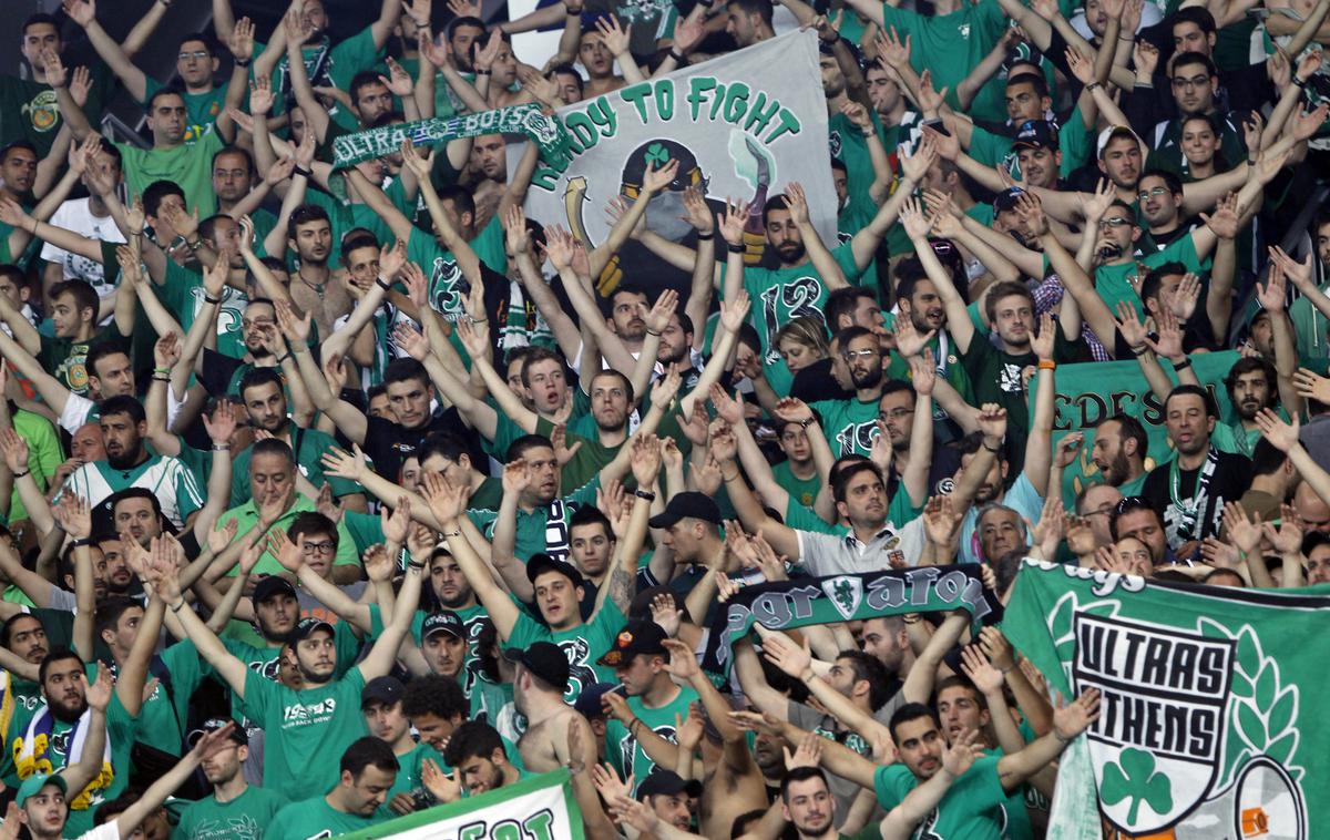Panathinaikos - navijači | Naslova se veselijo košarkarji Panathinaikosa. | Foto Reuters