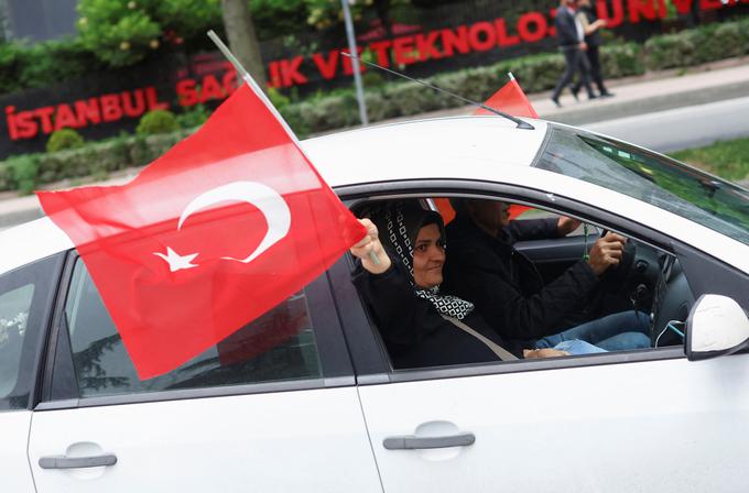 Volilno pravico ima več kot 64 milijonov Turkov, vključno s 3,4 milijona volivci v tujini, ki so lahko glasovali med 20. in 24. majem.  | Foto: Reuters