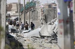 Številni ranjeni v veliki eksploziji v Kabulu