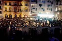 Na Poljskem tisoči protestirajo proti zaostritvi prepovedi splava