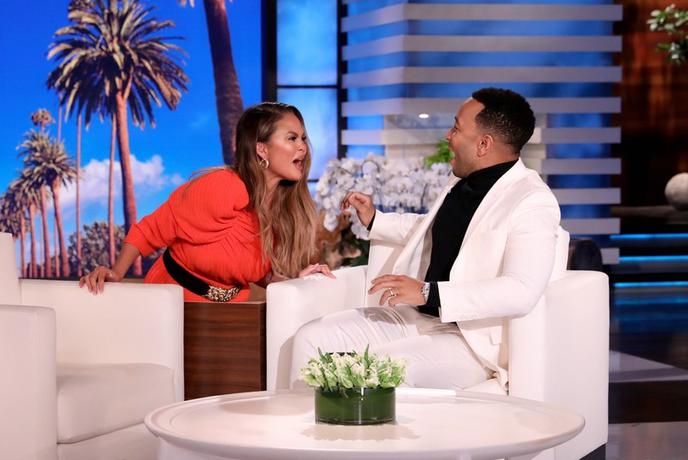 Chrissy Teigen pošteno prestrašila moža #video