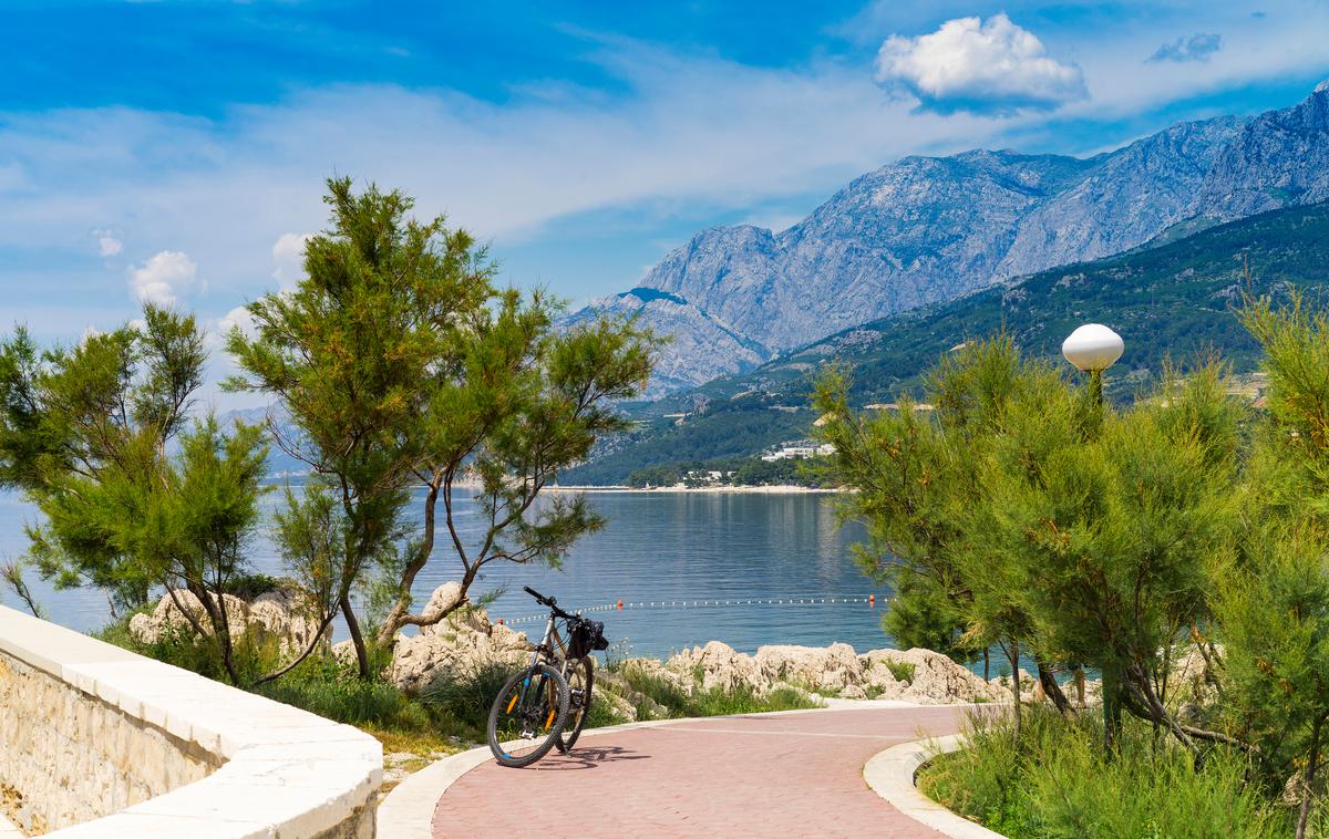 HTZ, Dalmacija, Omiš, Cetina, kolesarske poti, rafting | Ponekod v Dalmaciji se bodo v soboto in nedeljo temperature povzpele do 35 stopinj Celzija.  | Foto Shutterstock