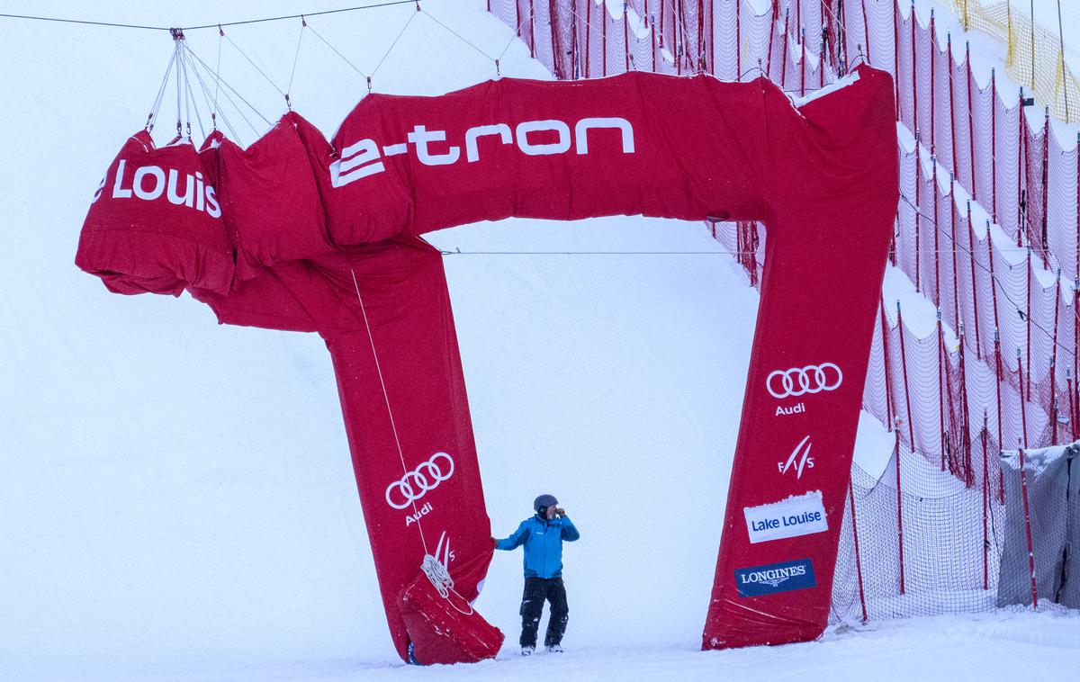 Lake Louise | V Lake Louisu so po petkovem smuku odpovedali še nedeljski superveleslalom. | Foto Guliverimage