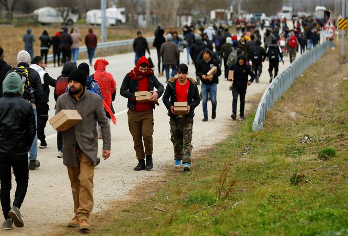  Tržaški prefekt Valerio Valenti je za Primorski dnevnik pojasnil, da lahko v prihodnjih tednih pričakujemo nove številčnejše prihode migrantov. | Foto: Reuters