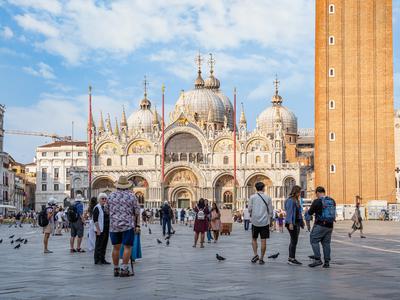 V Benetkah prepoved velikih skupin turistov in glasnih zvočnikov