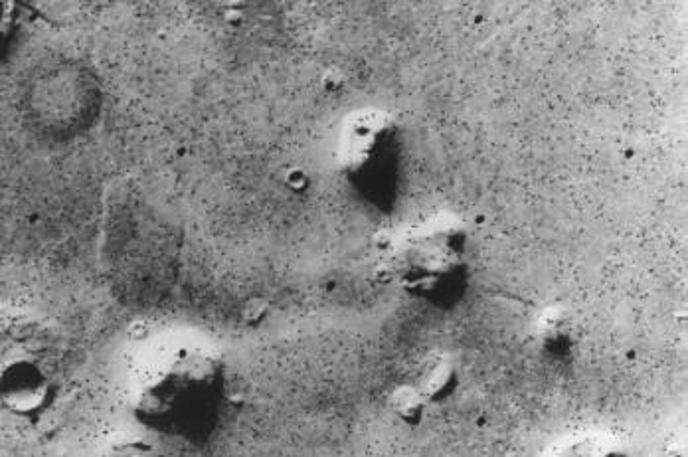 obraz na marsu | Fotografija "obraza na Marsu", je bila posneta 25. julija 1976. Nasa jo je objavila šest dni kasneje. | Foto NASA
