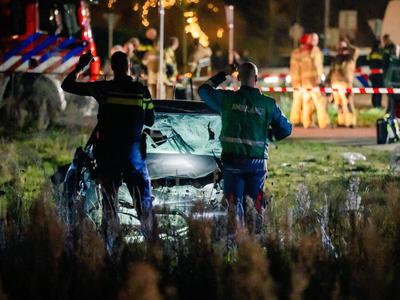 Z avtomobilom zapeljala v množico ljudi