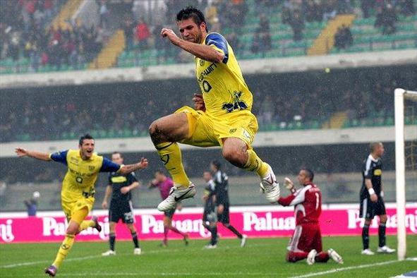 Cesar presenetil in podaljšal s Chievom